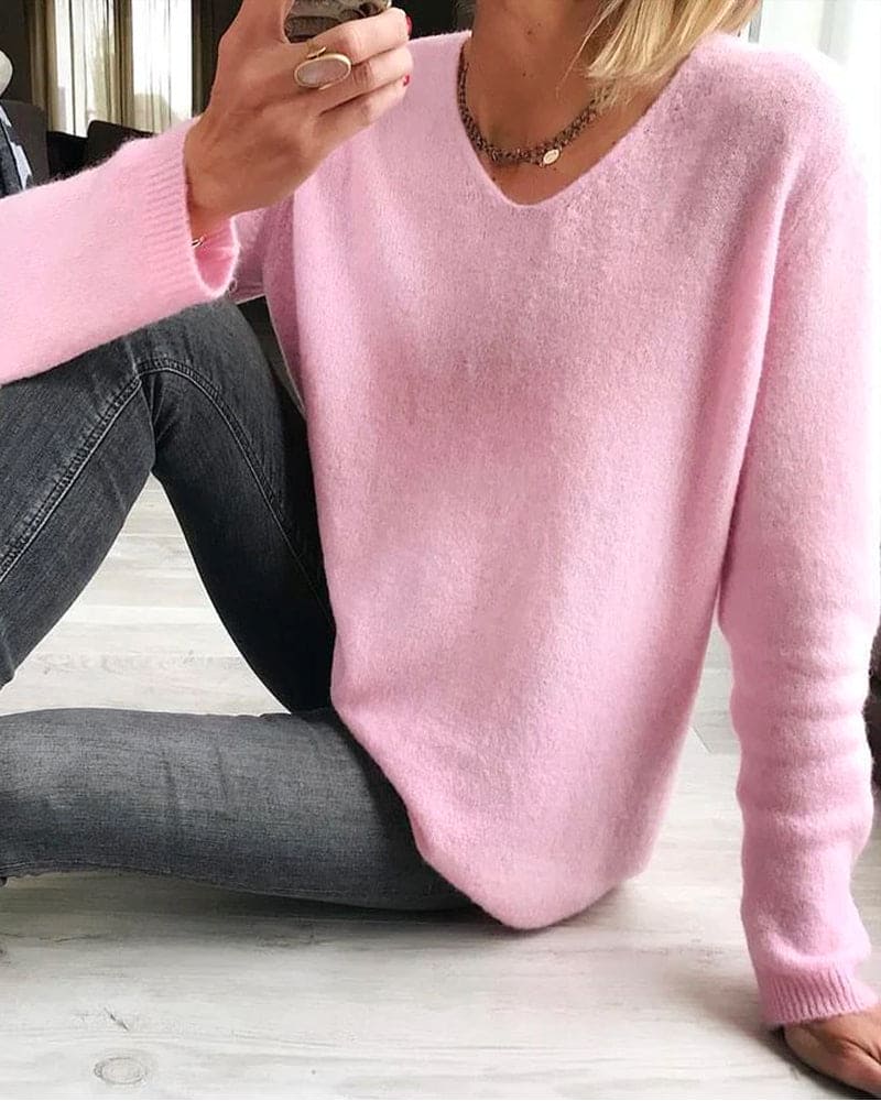 Mila | Een eenvoudige trui met lange mouwen in een effen kleur