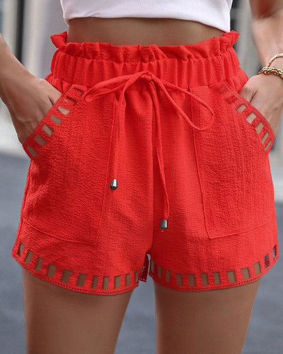 Sophie | Shorts met uitsparingen in één effen kleur