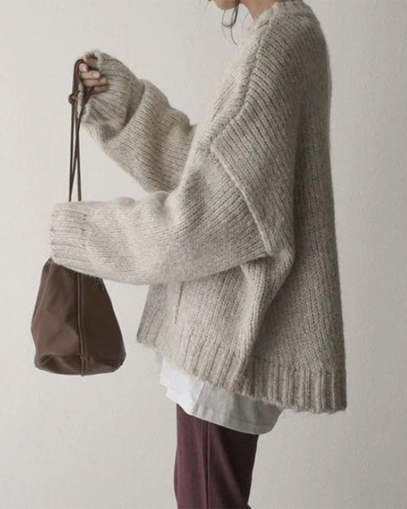 Gwen | Een simpele trui in een effen kleur