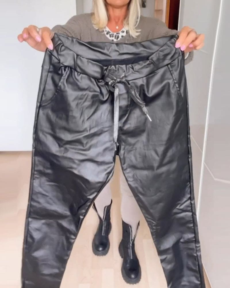Olivia | Effenkleurige broek met zakken